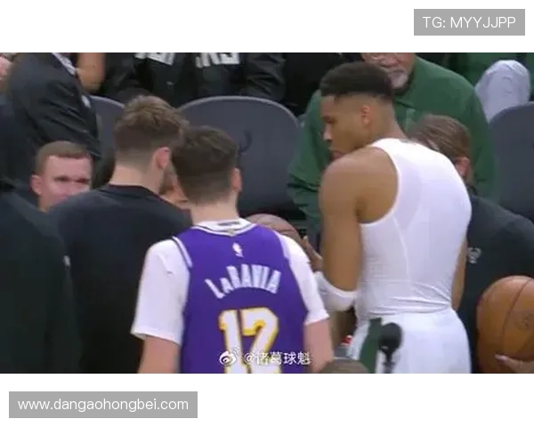 字母哥传球给蒂耶罗后者在社交媒体上致敬表达感激之情